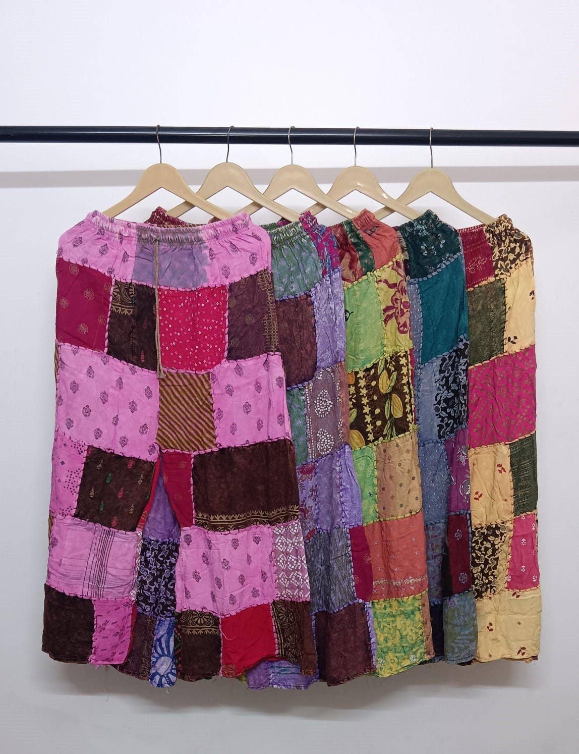 Wevez - Venta al por mayor Pantalones - Mujer - Lote mixto de pantalones de mujer de cintura elástica con efecto lavado a la piedra y patchwork1