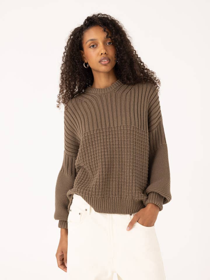Delčia: 100% Cotton Earth Brown Sweater for wholesale on Faire4