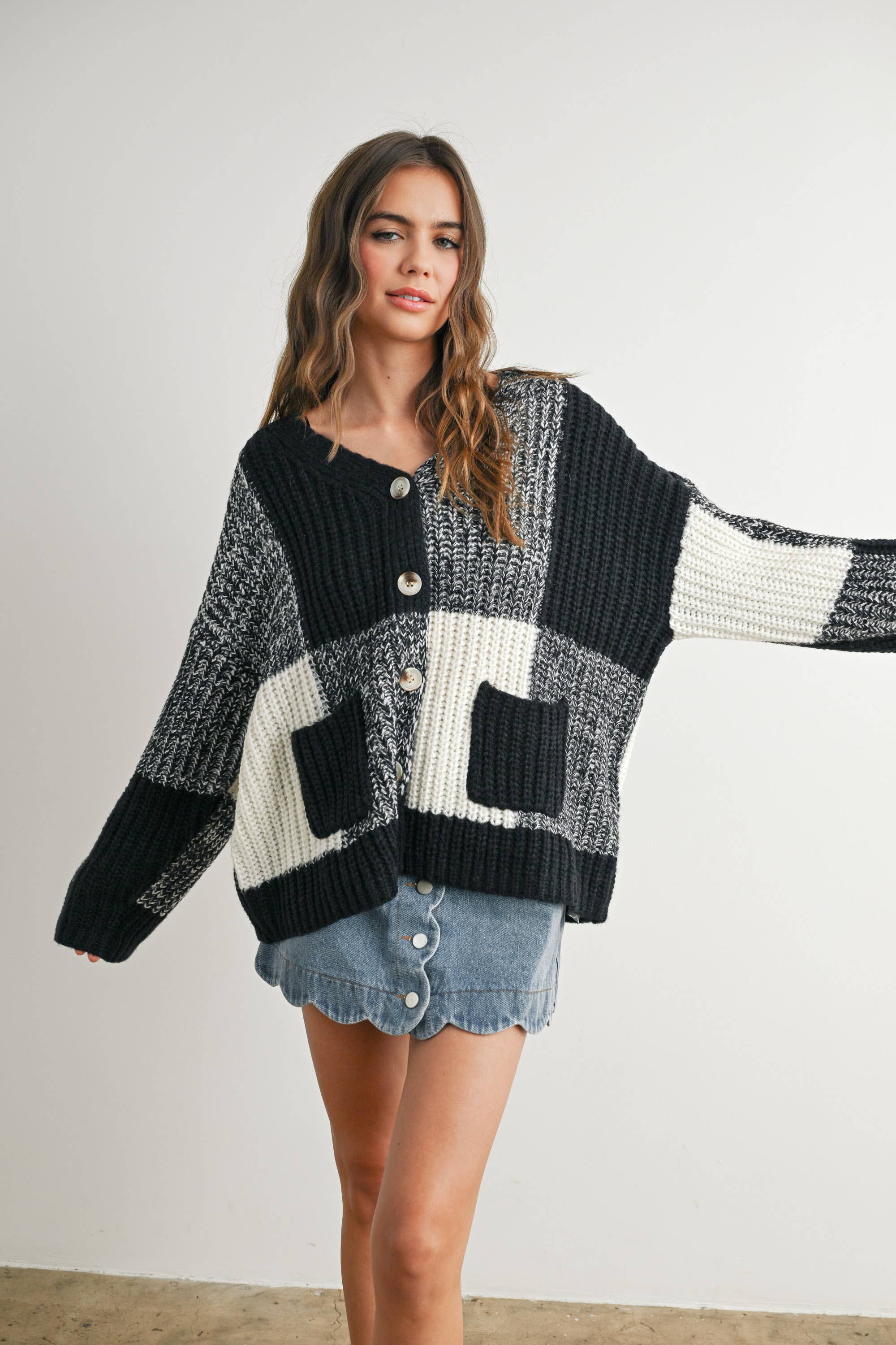 BUTTERMELON - Vendita all'ingrosso Cardigan - Donna - Cardigan oversize a quadretti con spalla scesa - BMC760723