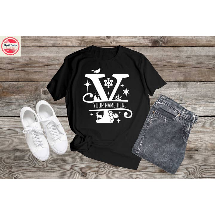 Monogram jul, specialfremstillet skjorte, personlig T-shirt for engroshandel hos MysticTshirts