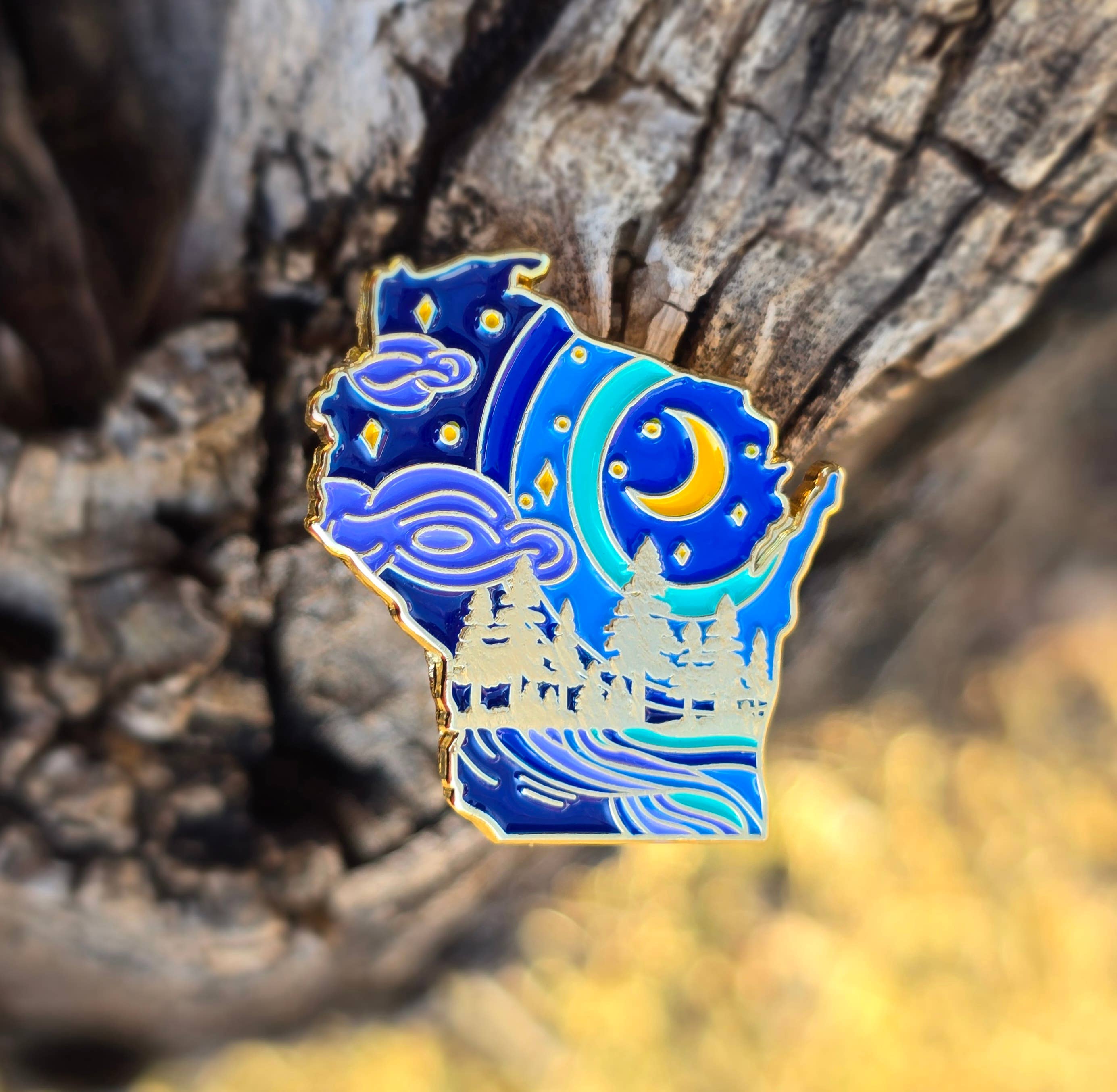 Art Factory LLC - Wholesale Lapel Pin/Button - Wisconsin state pin2