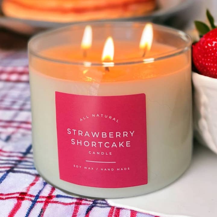 Erdbeer-Shortcake-Sojawachskerze für den Großhandel von Sasha Candle Co