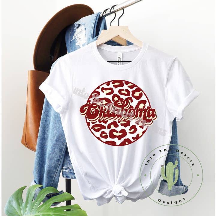 T-shirt unisexe Oklahoma Leopard Circle pour la vente par Into The Desert