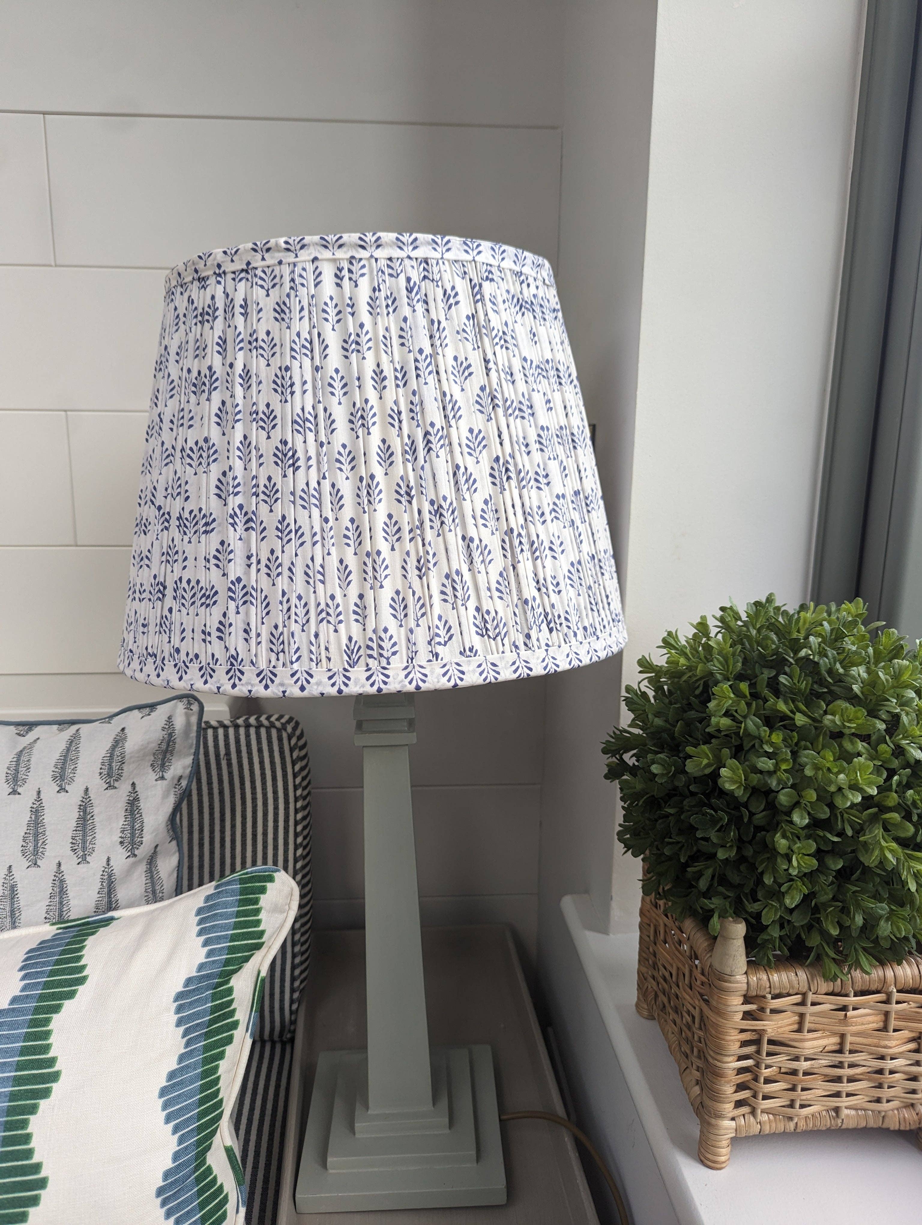 LNH EDIT - Vendita all'ingrosso Paralumi - Paralume pieghettato Sofia Blue Empire in 3 dimensioni5