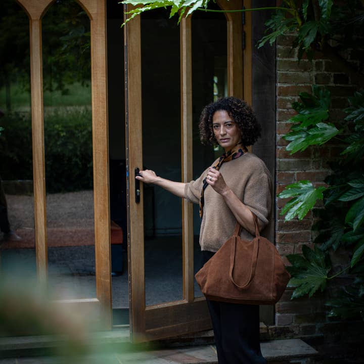 CHALK – wholesale Shoulder bag – women's – Soho Slouch Suede Bag | Tan5