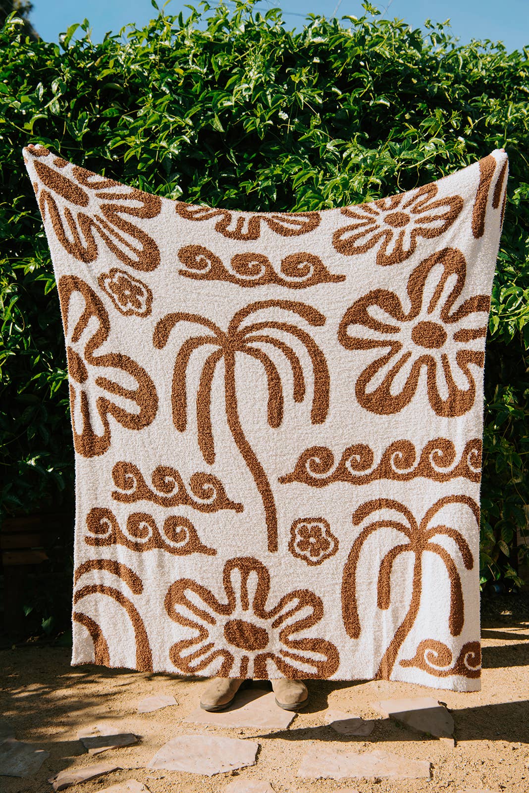 Sundream – wholesale Throw blanket – Hanalei Plush Throw - Mocha & Cream1
