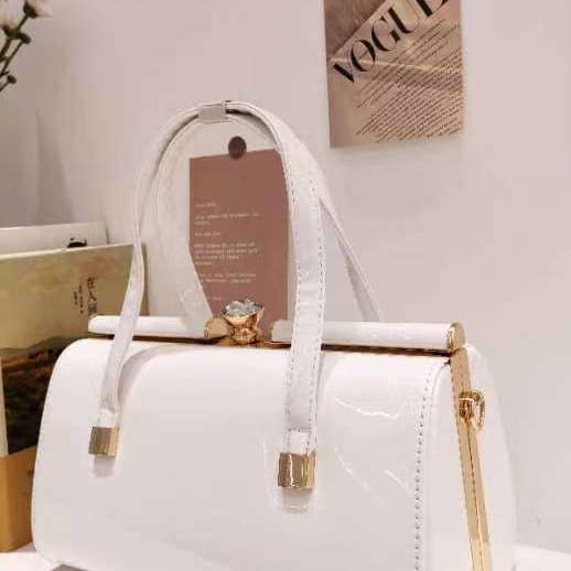 Superbia - Wholesale Top Handle Bag - Women's - Large Patent Diamond Detail Top Handle Handbag Clasp Opening