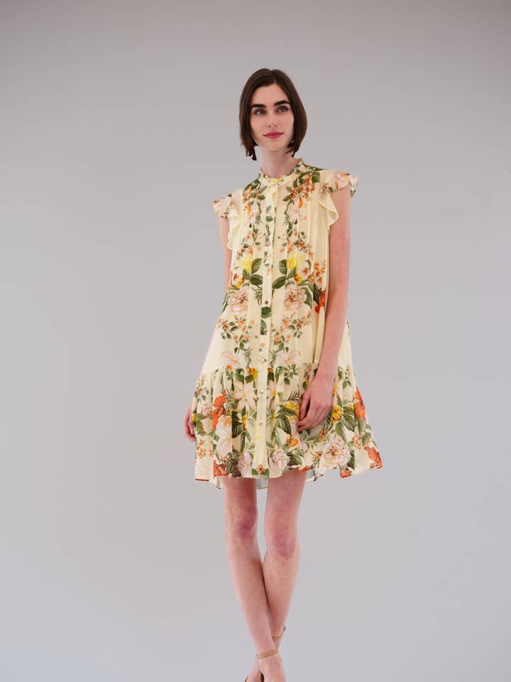 KORTE JURK MET VLINDER MOUWEN & PLOOIENDETAILS voor wholesale door Julia Jordan