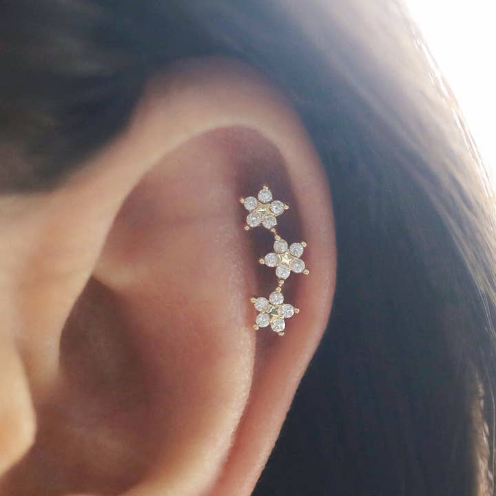Tredobbelt blomst Helix Piercing-Sterling sølv for engroshandel hos Musemond