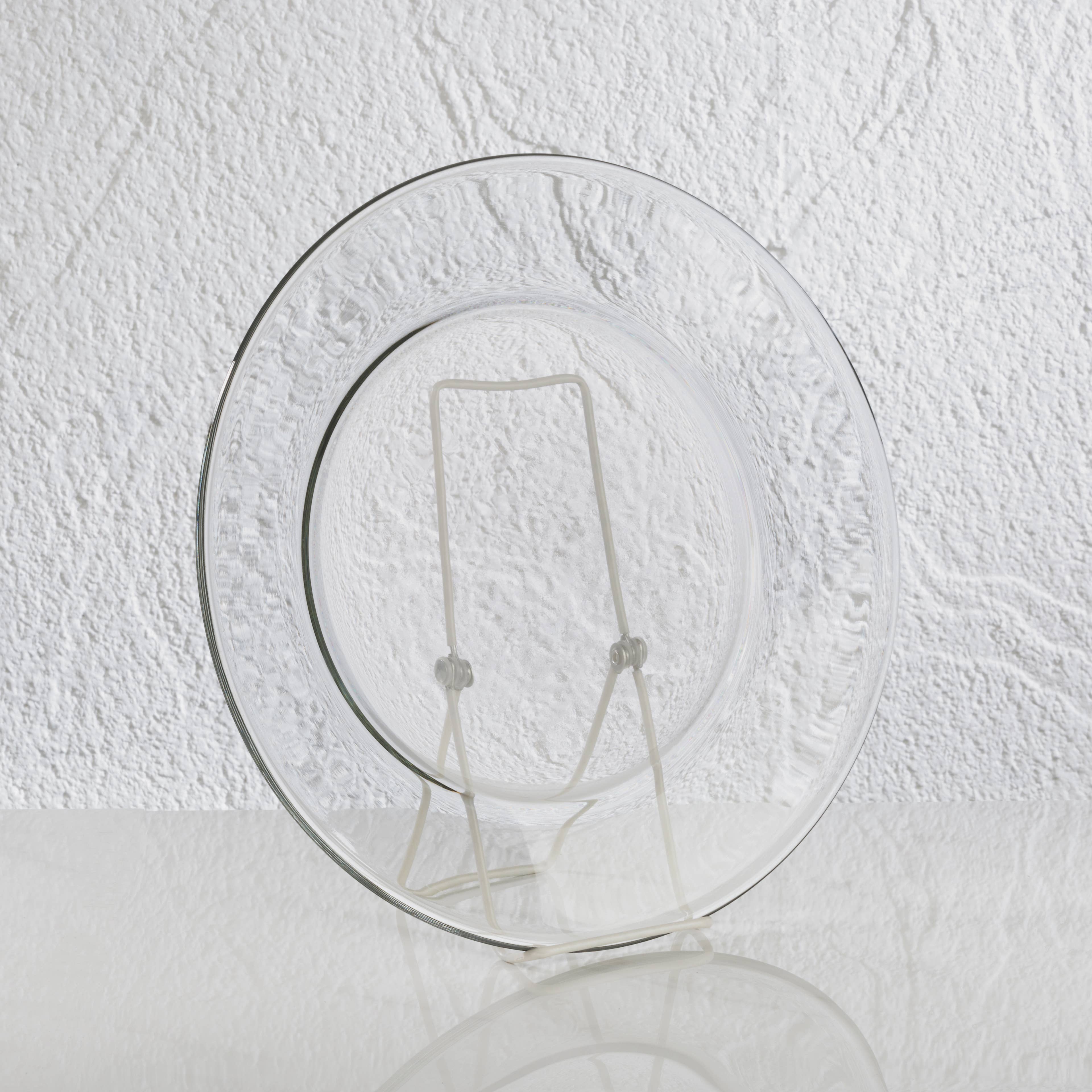 Tripar International - Wholesale Retailer Display Stand/Case - White Vinyl 3-Wire Stand1