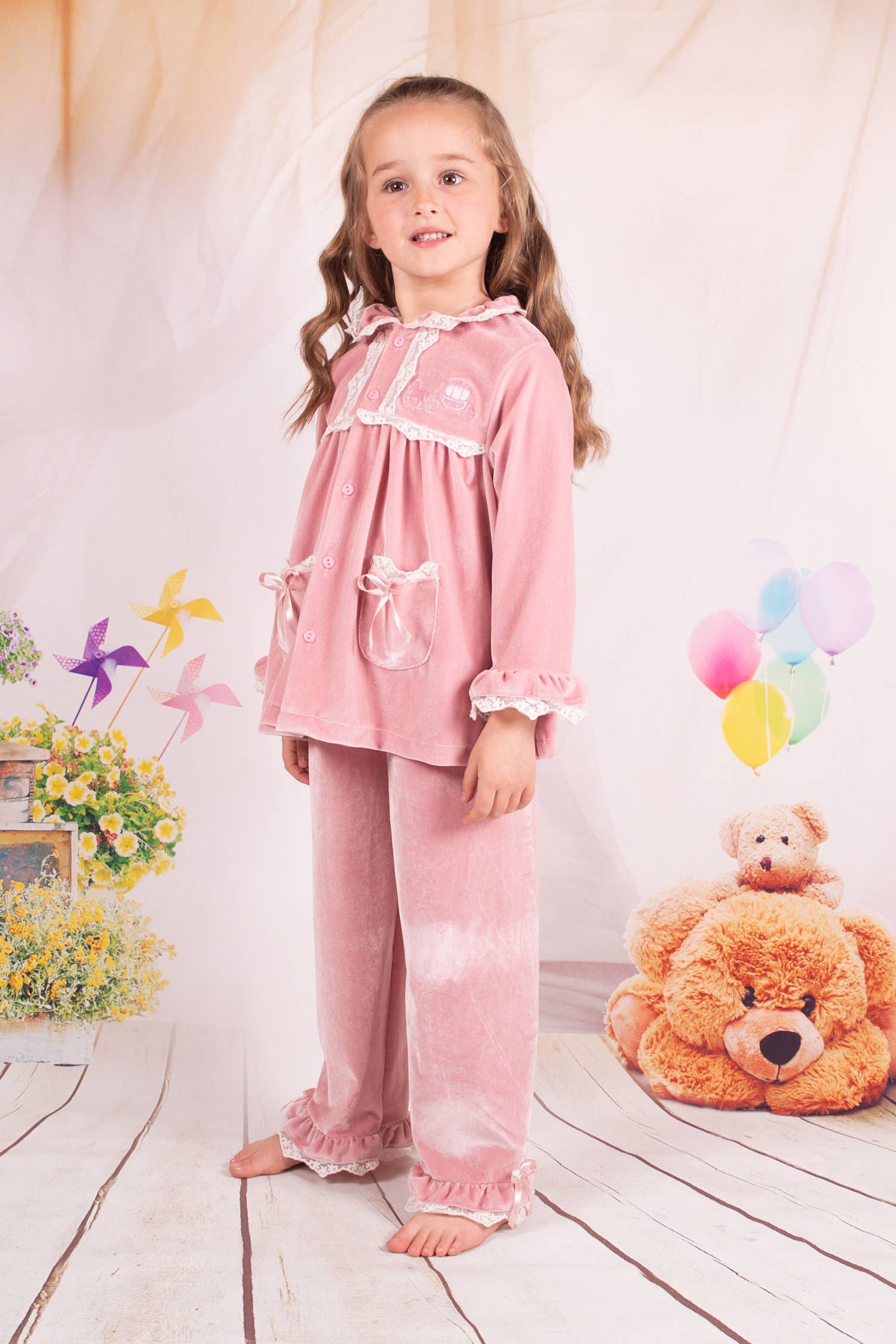 BEAU KiD – wholesale Sleepwear set – Kids – Girls 2 piece velvet pyjama set with emboidered horse1