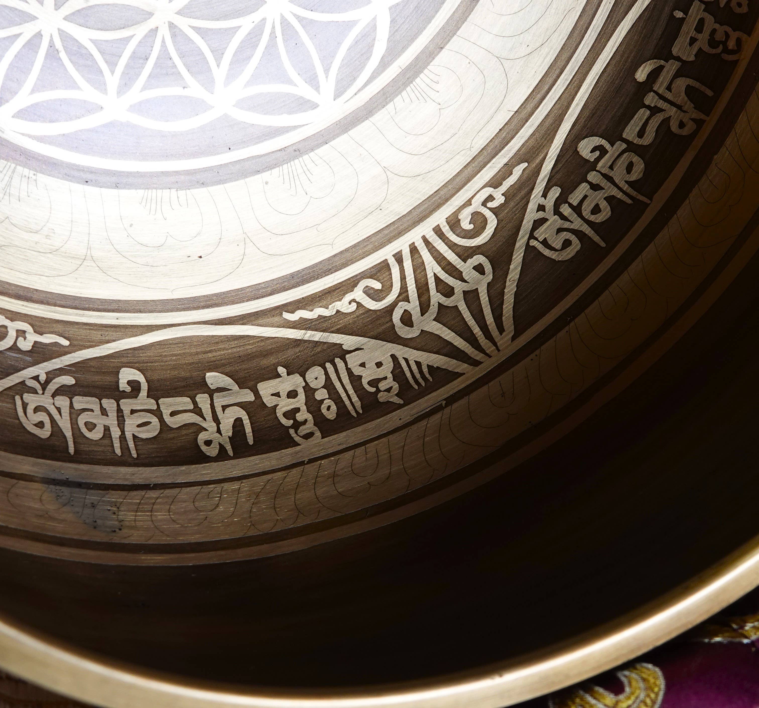 Tenzing Collections - Wholesale Meditation Supplies - large Tibetan singing bowl with amazing sounds15