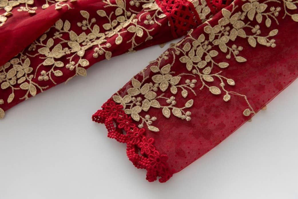 Productseeker – wholesale Gown – Women's – DR816L V-Neck Mesh Dress with Handmade Floral Embroidery8