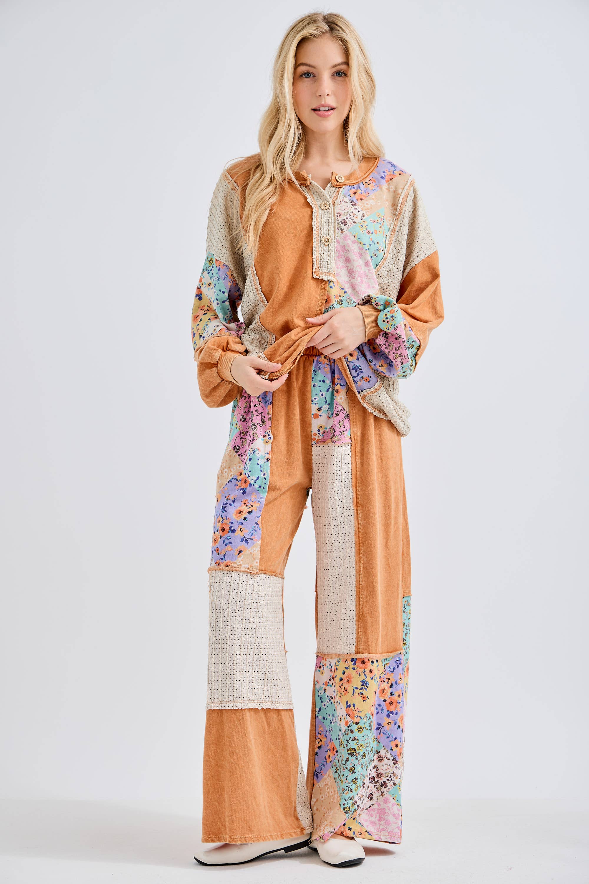 J.Her – Engroshandel Strikket top - Dame – Mineralvasket blomsterbølge-strikket jacquard boho-top HT6039P112