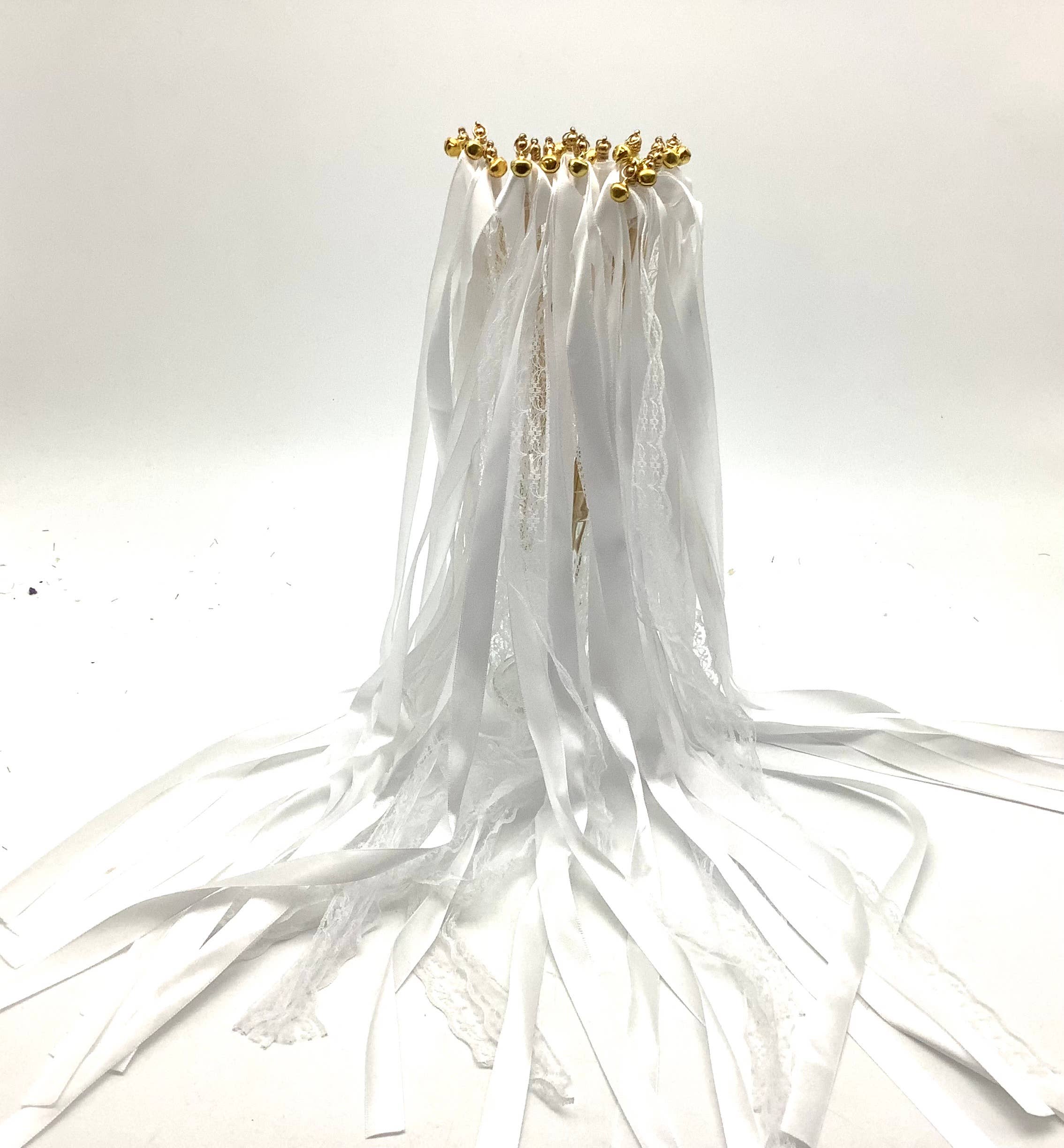 All Little Cute Things – Engroshandel Gæstegave – Prinsesse Fe Hvide Tryllestave Satinbånd til Teselskab1