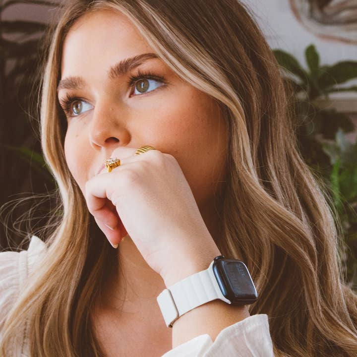 Shop Andi - Vente Bracelet de montre – femme - Bracelet de montre à boucle magnétique blanc chaud2