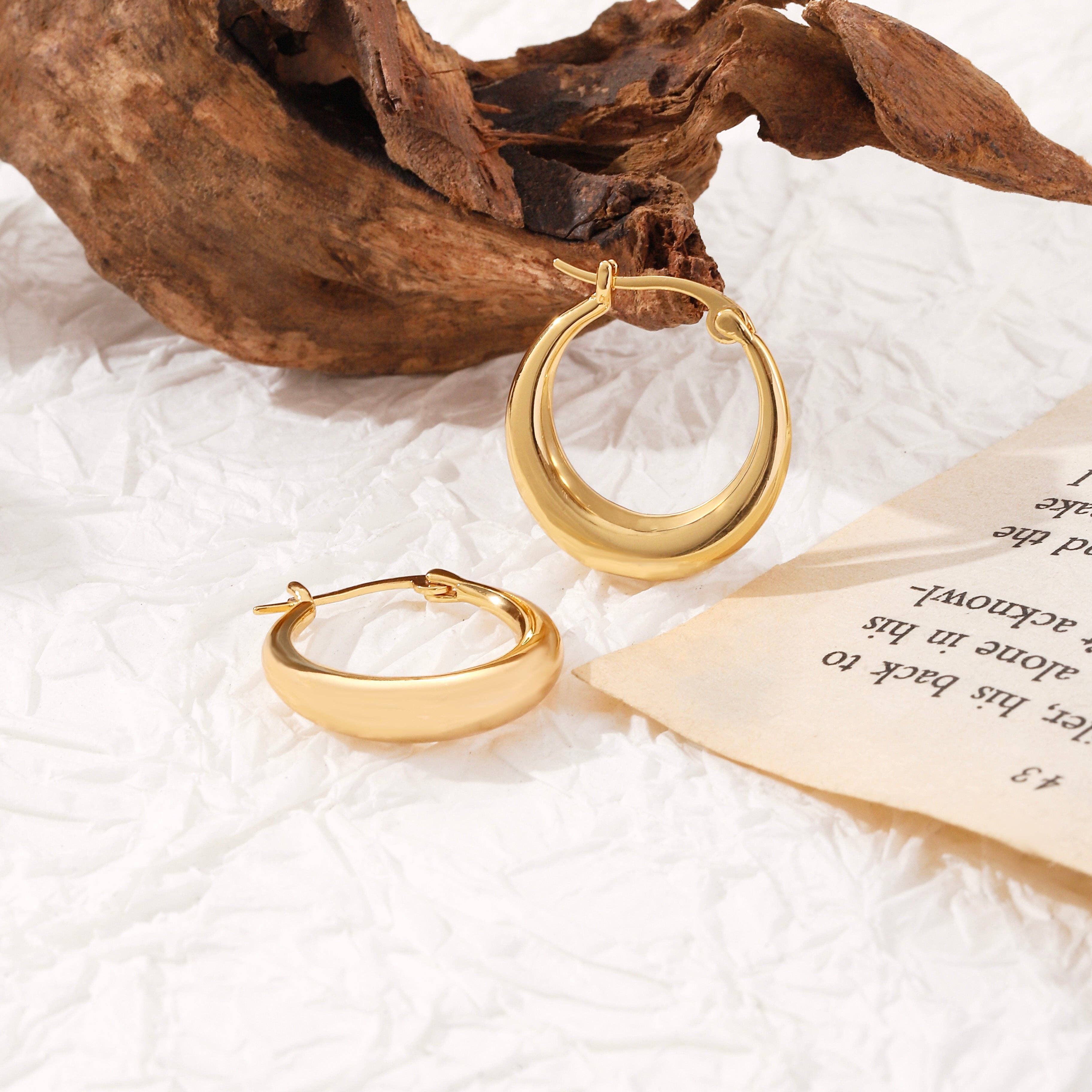 Amy and Annette - Wholesale Huggie Earrings - 14K Gold Graduated Hoop Huggie Earring5