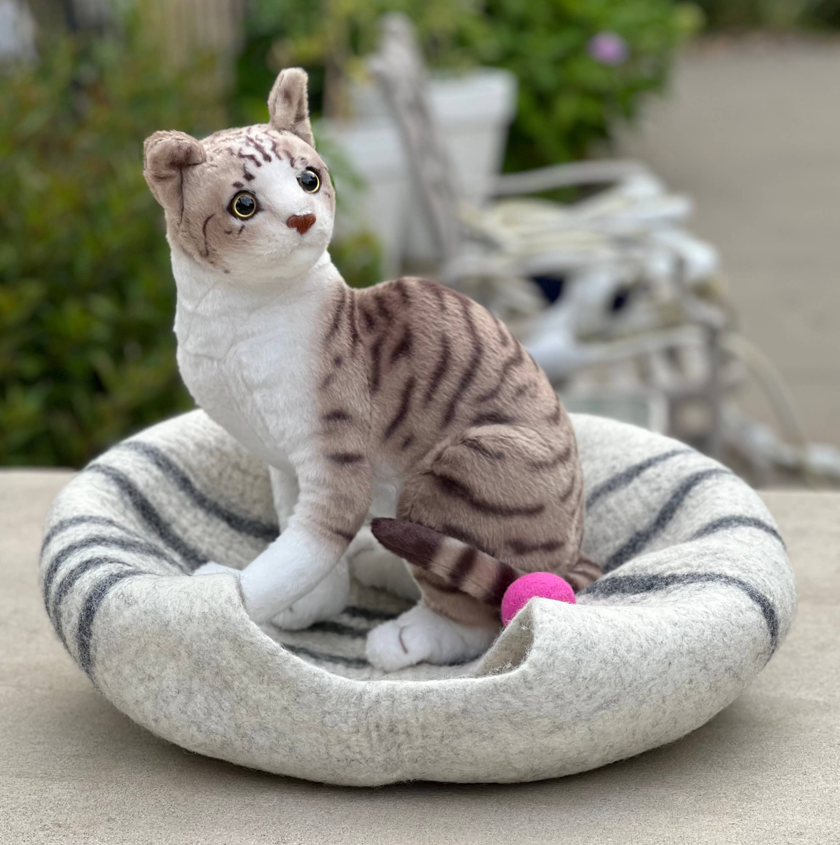 Lungta Imports – wholesale Husdjursgrotta - Katt och hund – Handgjord filt ull katt grotta/katt säng/varm katt hus6