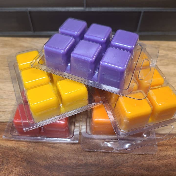 Cire fondue pour la vente par Blue Cottage Lane