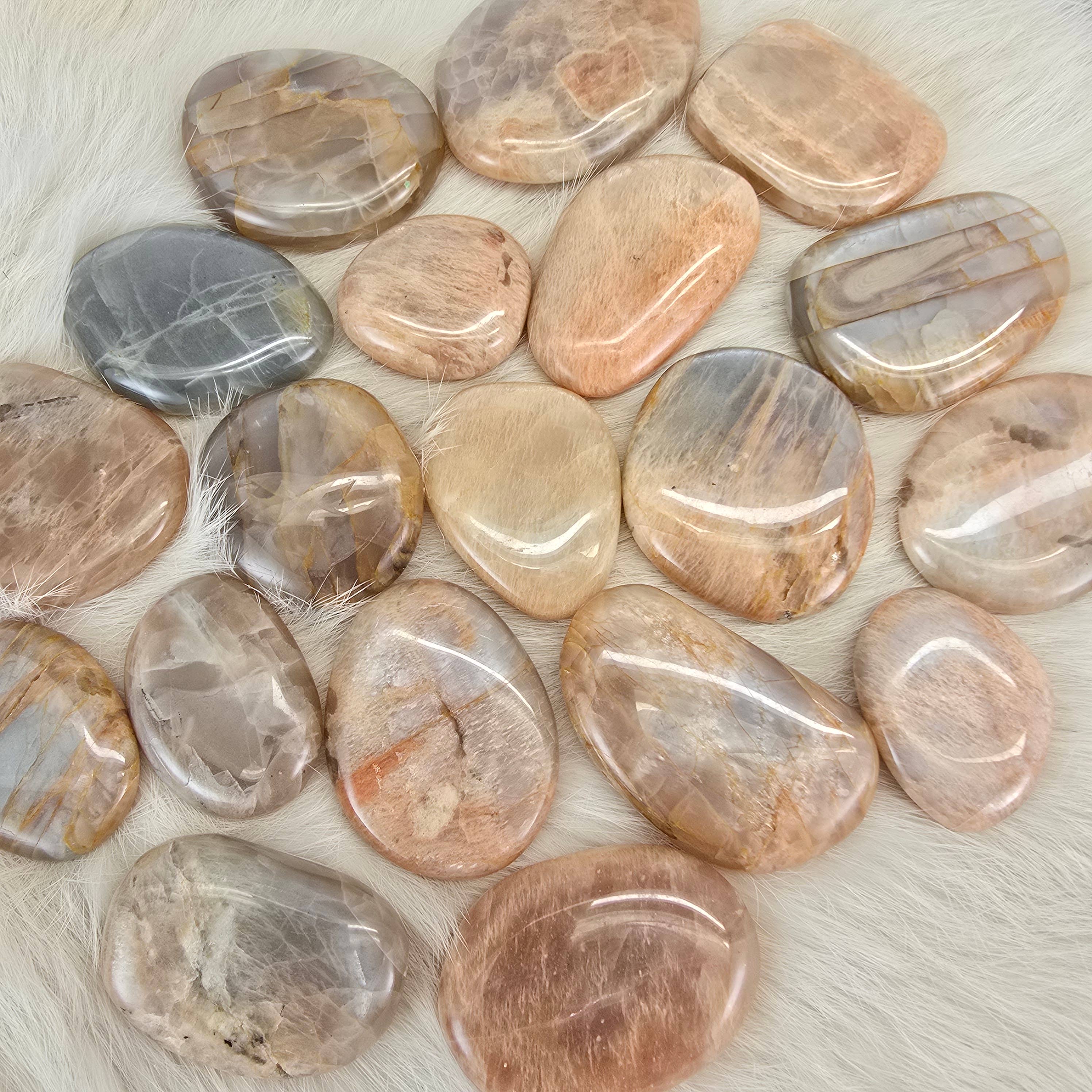 Aquamarine Daydream Wholesale - Wholesale Spirituele steen/kristal - 0,5 kilo perzikmaansteen platte handstenen ~ bulk kristallen1