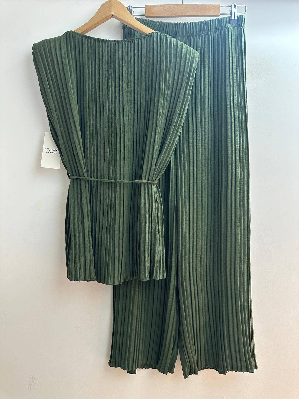 LORIANE - Wholesale Top & Pant Set (NOT Loungewear) - Women's - 7260 61129 Pleated top and pants set1