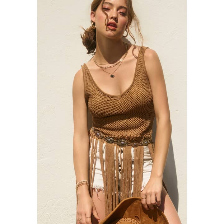 Haut à franges en crochet Woodstock pour la vente par Dress Forum