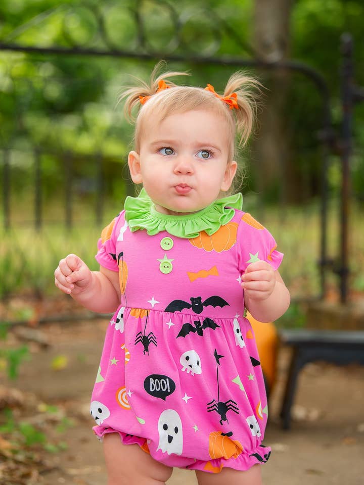 Boo! Stampa a bolle di Halloween in maglia rosa con colletto increspato verde lime per la vendita all'ingrosso da parte di Posh Pickle