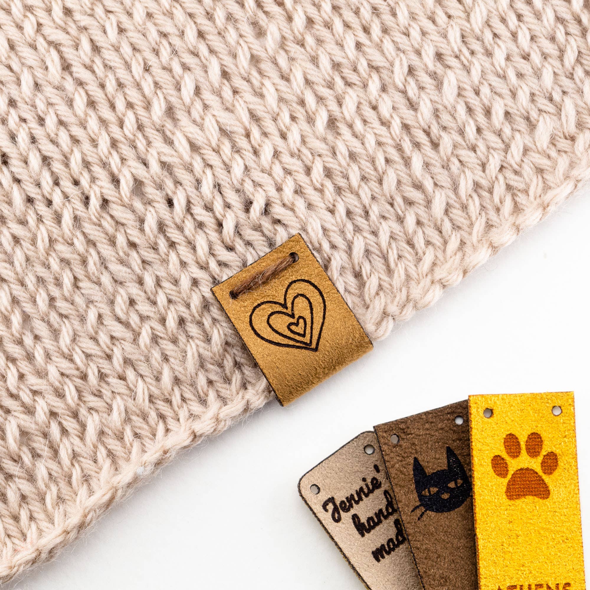 minimize custom tags - Venta al por mayor Etiquetas de regalos - Etiquetas de Marca Plegables Personalizadas - Imitación de Ante - 2 cm x 5,5 cm12