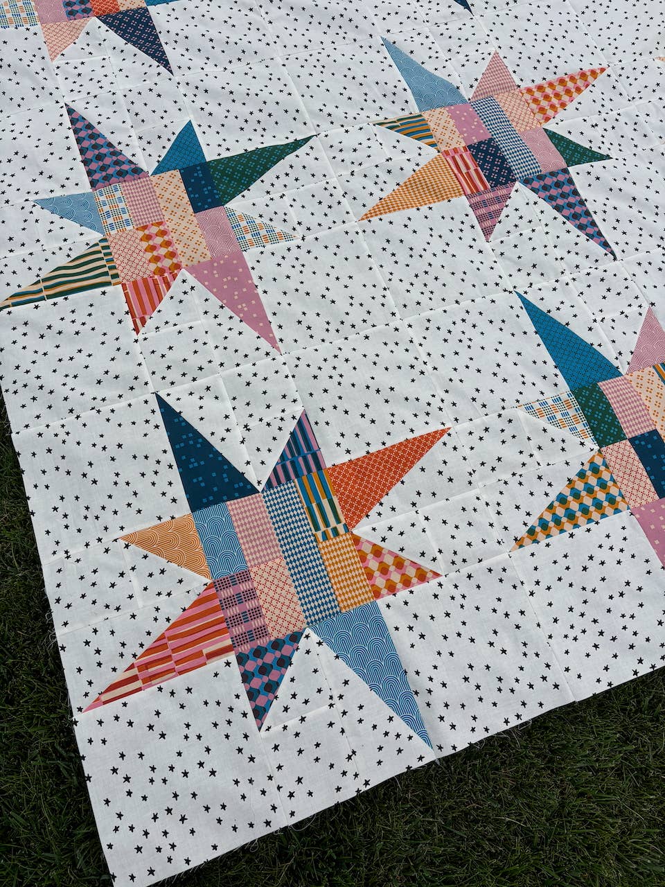 AllisonRamsing.com - Wholesale Craft Supplies - *NEW PATTERN* Family Stars Quilt Pattern - Printed 13