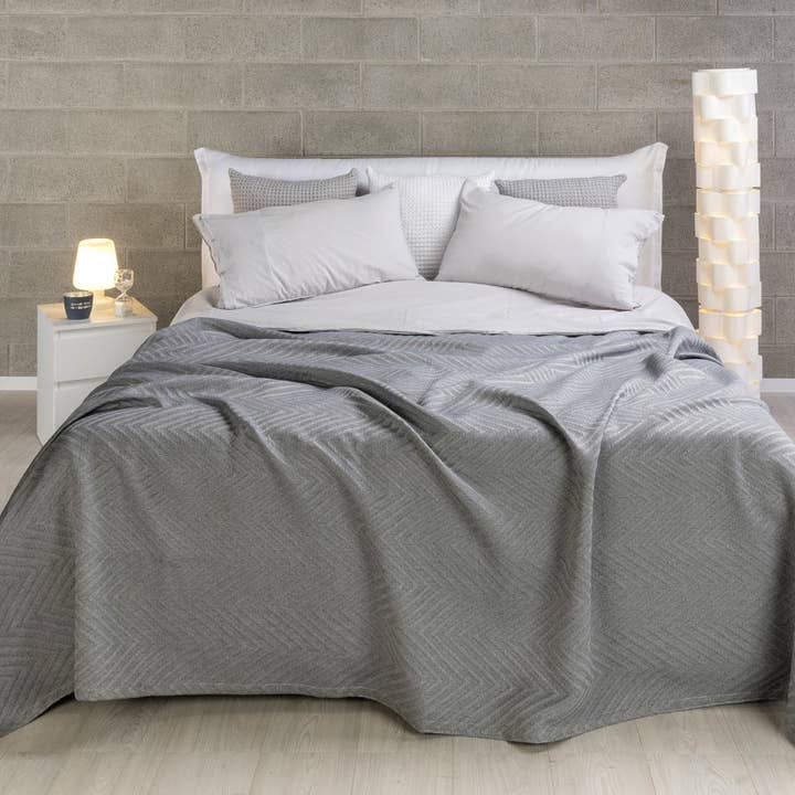 Lara Copr for wholesale by UNOCASADESIGN