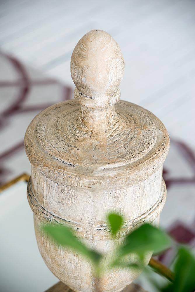 A&B Home Group Inc. – wholesale Dekorativt bordsobjekt – Dekorativt avslut i Chester-stil 8x8x22" - Stor1