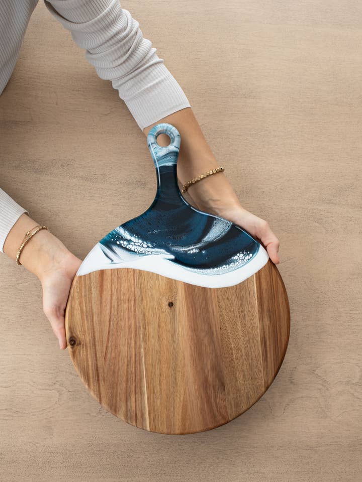 Resin cheese Charcuterie Board 12" Round w/handle No TARIFFS for wholesale by Lynn & Liana Designs