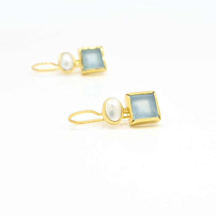 Schmuckoo Berlin - Wholesale Dangle Earrings - Danae Earring Gold - Pearl & Blue Chalcedony