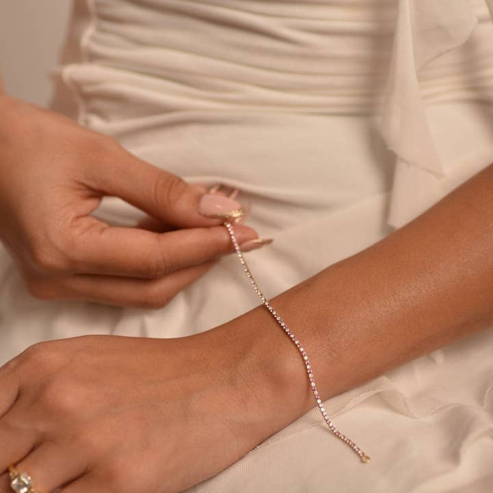 Roze Saffier & Diamant Afwisselende Tennisarmband in 14K/18K Witgoud voor wholesale door Evara Jewelry