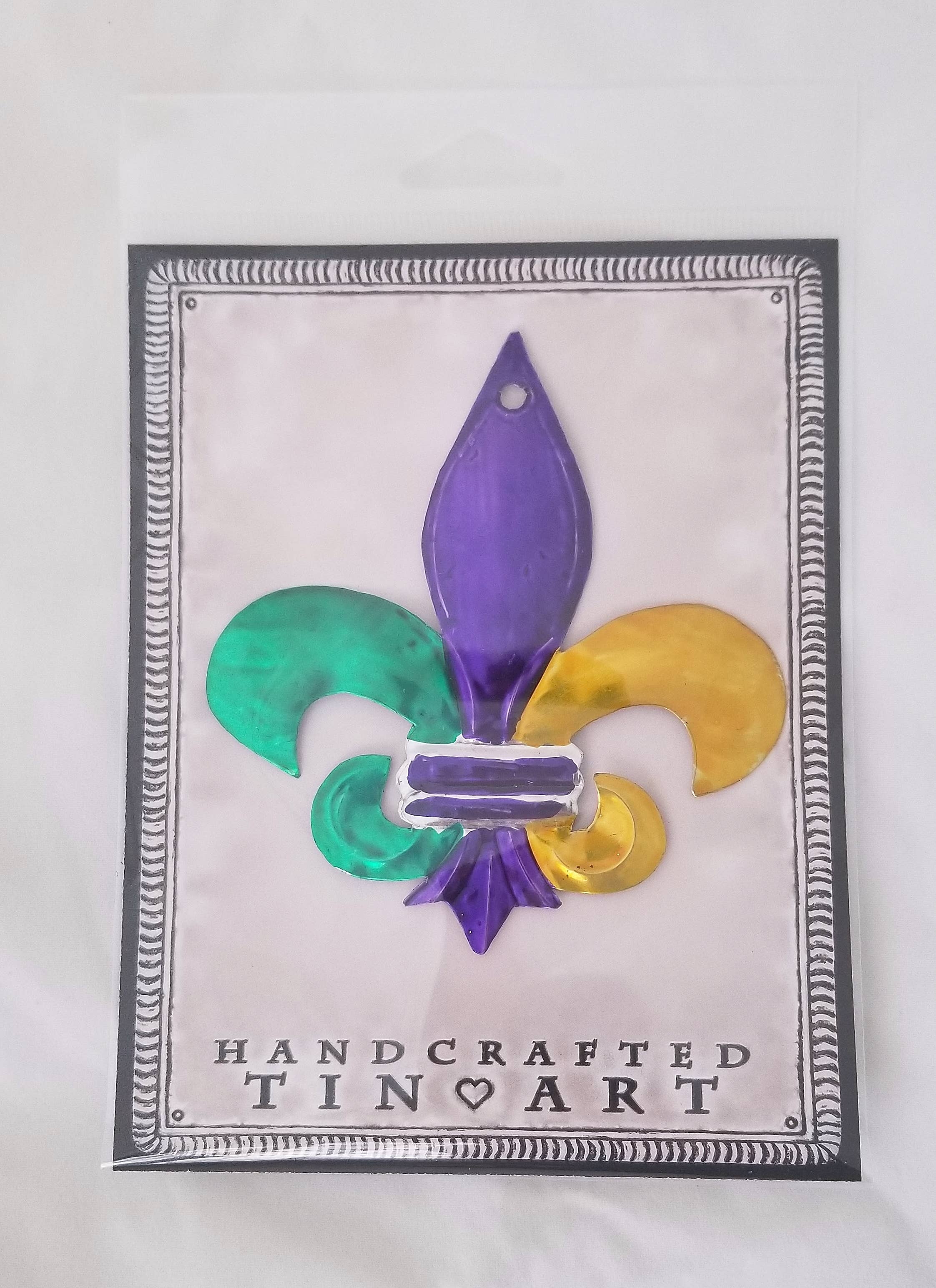 Sedona Spirit - Vente Objets de décoration - Décoration de Mardi Gras en étain en forme de fleur de lis1