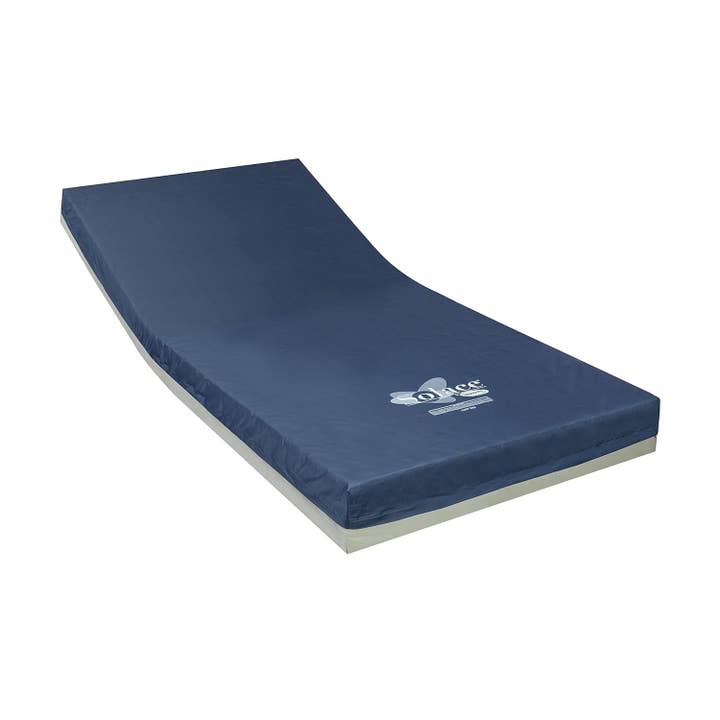 Matelas de lit d'hôpital Solace Prevention avec housse amovible pour la vente par Invacare