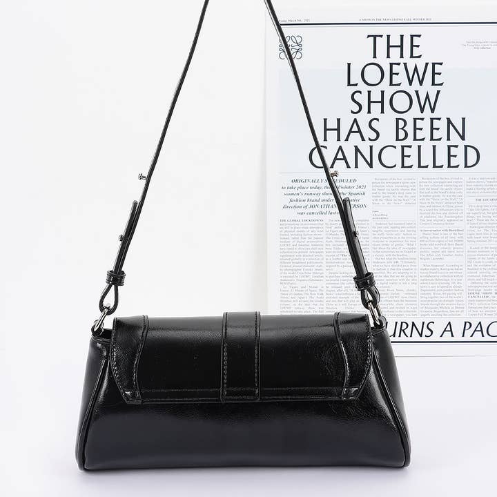3AM BY H&D ACCESSORIES - Wholesale Crossbody Bag - Women's - Faux Leather Metal Buckle flap Bag
