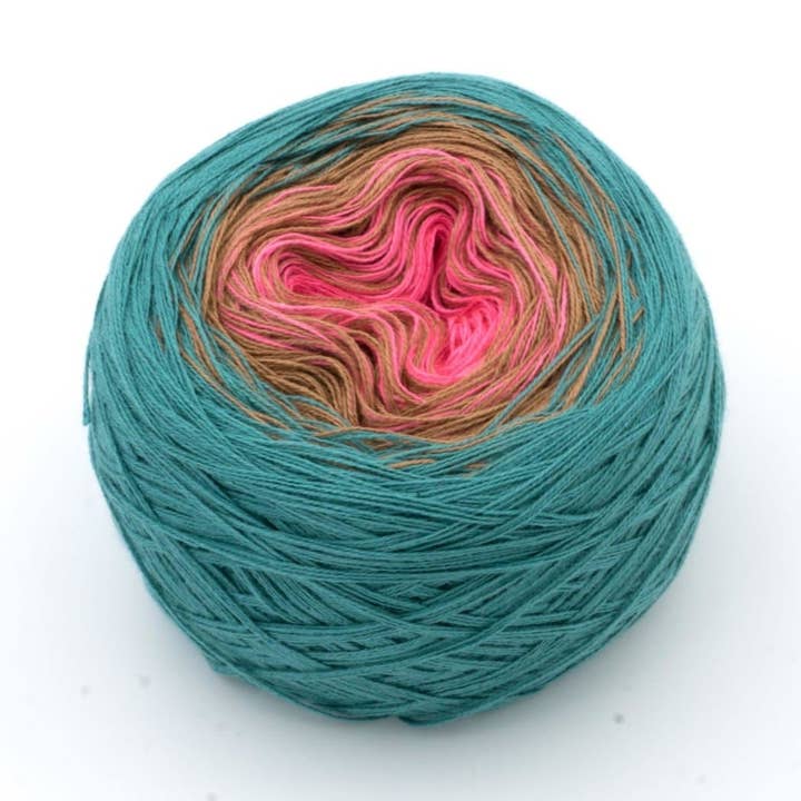 En dejlig dirndl for engroshandel hos Chiemseegarn