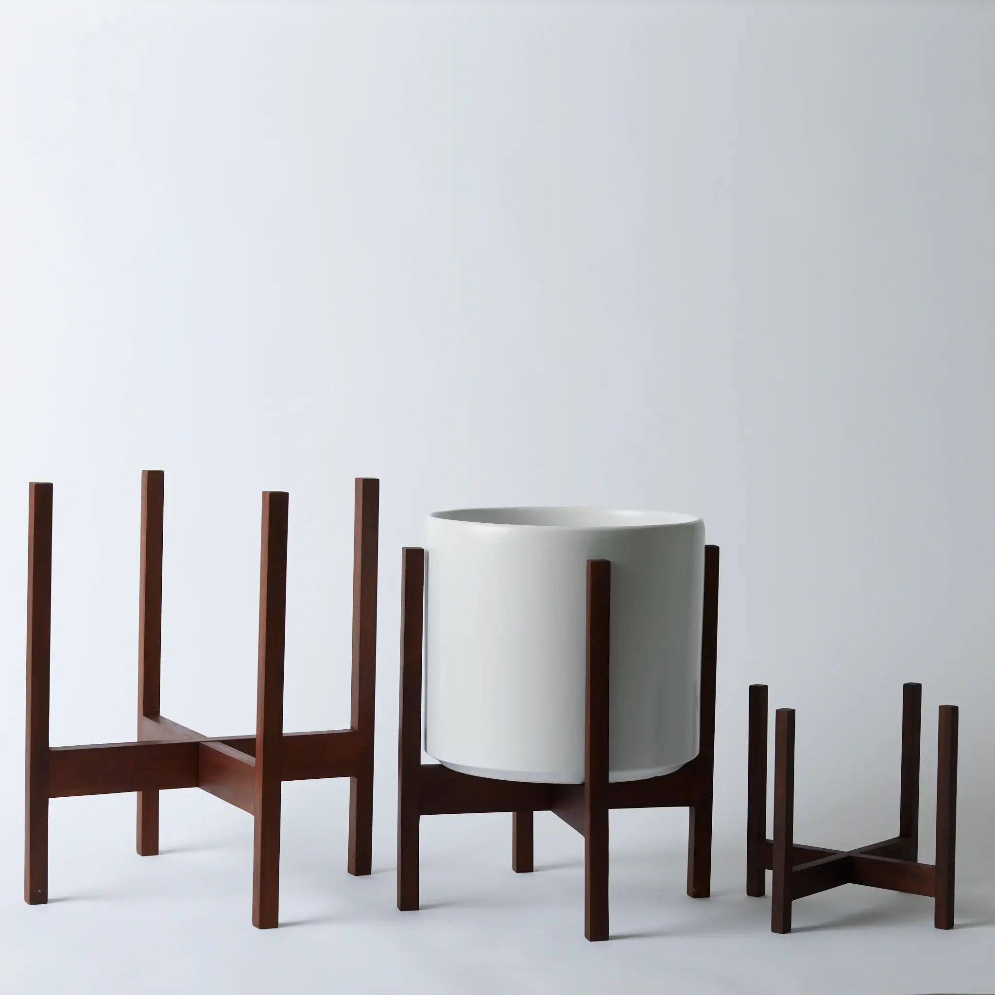 LBE Design - Wholesale Plant Pot Stand - Solid Goods - Square Leg - Mahogany Stand1