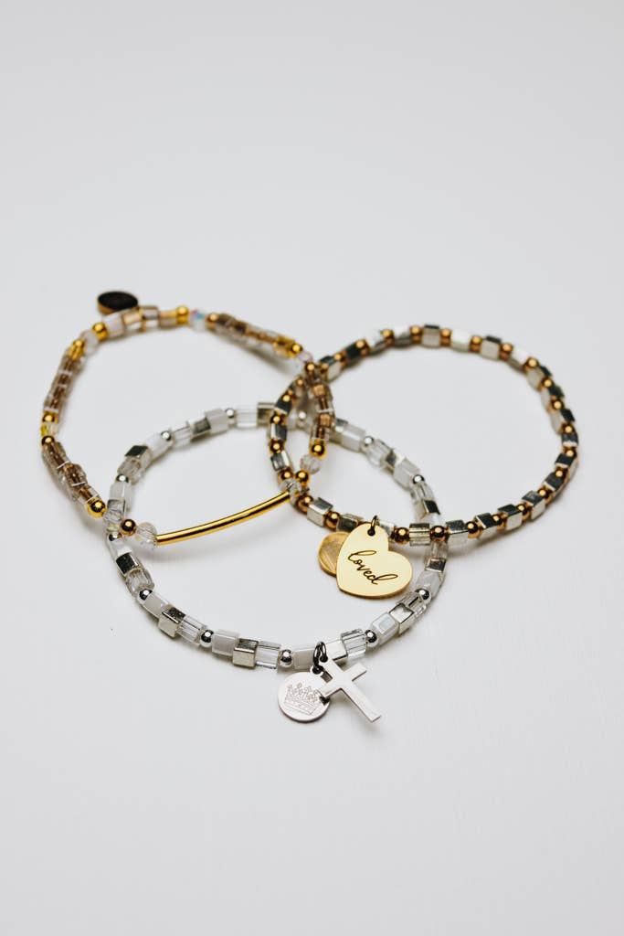 Crowned Free - Vente Bracelets à breloques/pendentifs - Bracelet Deborah - Fabriqué par des survivants3