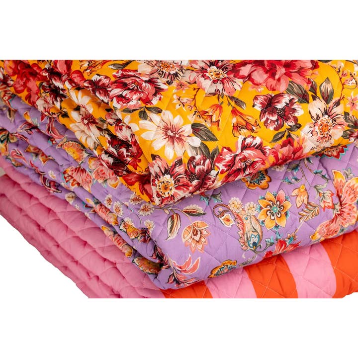 Lempi Lifestyle – Großhandel Überwurfdecke – Rote, rosa gestreifte Decke
