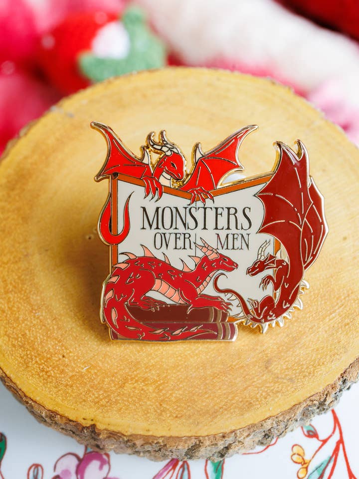 "Bokälskande emaljpin: Monster över människor" för wholesale av Pinstory