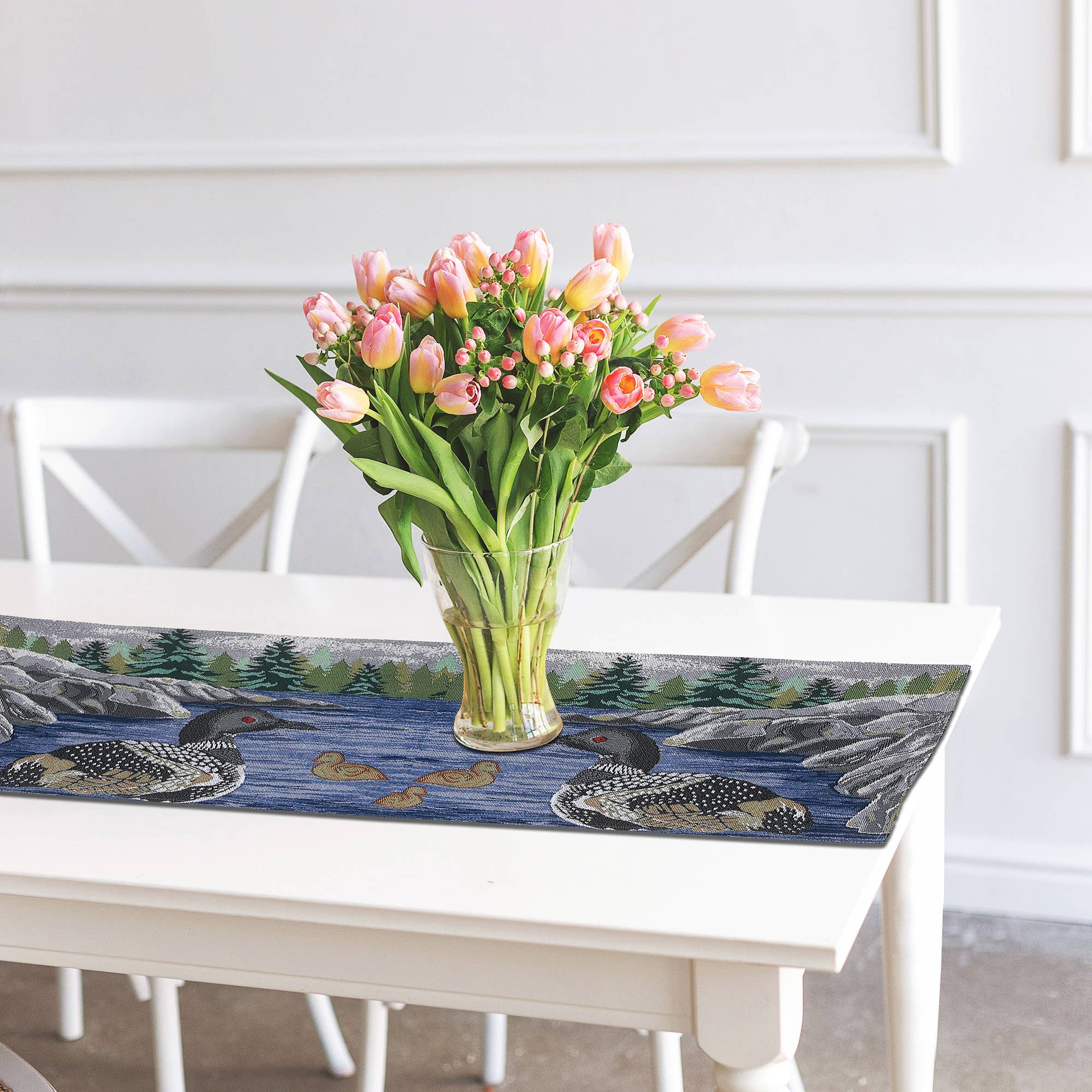 Multi Caminho de Mesa Tapeçaria Loon 54" para venda a revendedores na Faire1