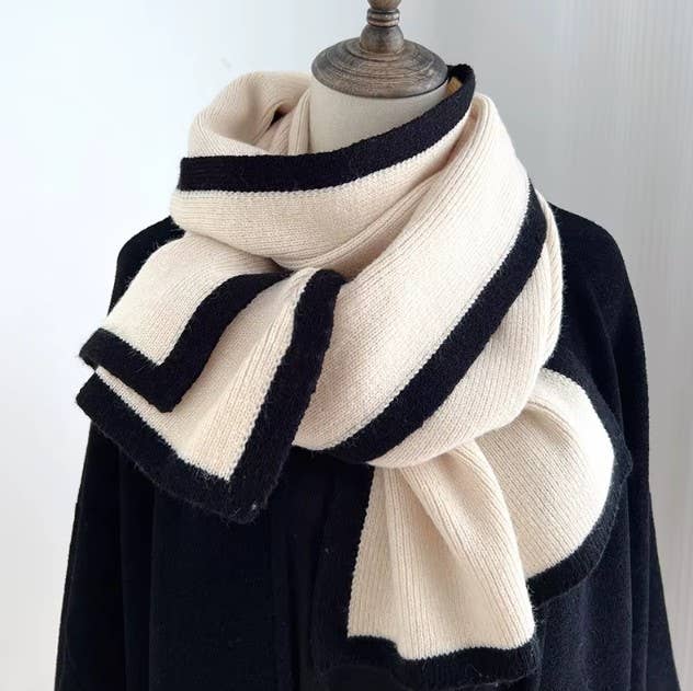 Hatzzi - Wholesale Scarf - Women's - Fashion Contrast Edge Color Solid Winter Scarf4