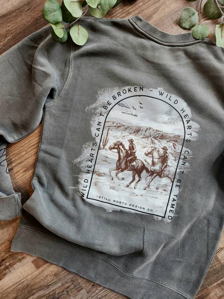 CREW CŒURS SAUVAGES pour la vente par Still North Design Co