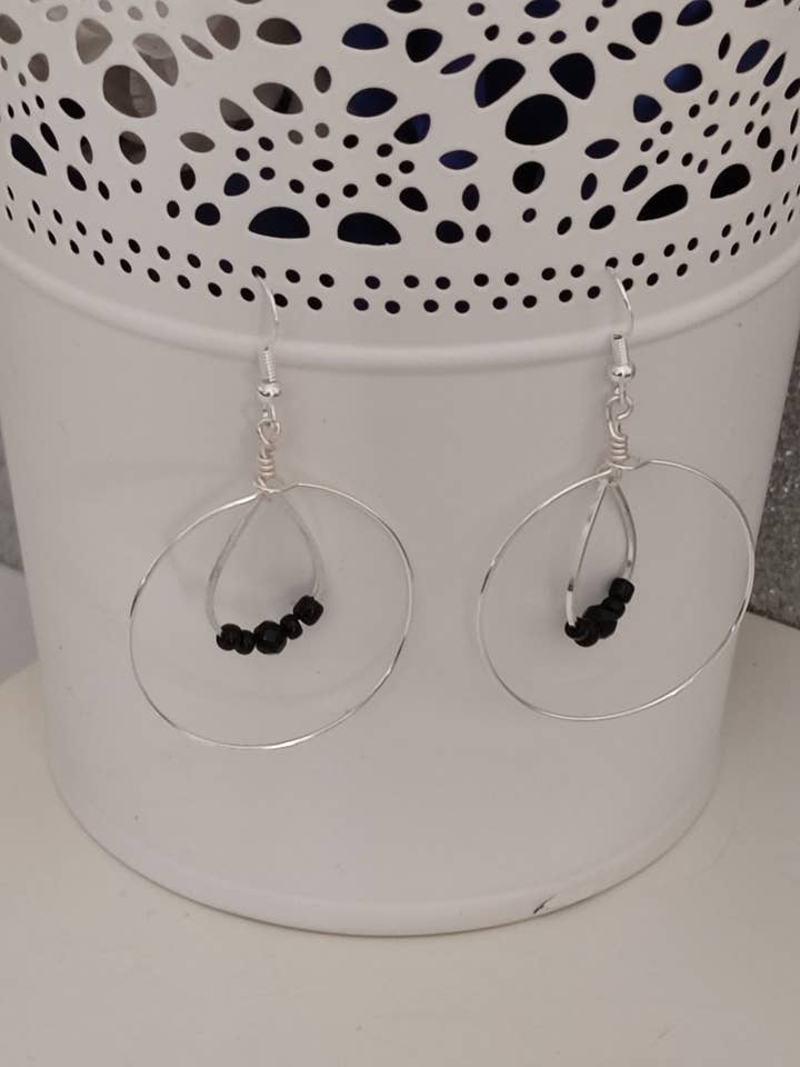 HOOP EARRINGS WITH LEAVES for wholesale by catsplatayresina