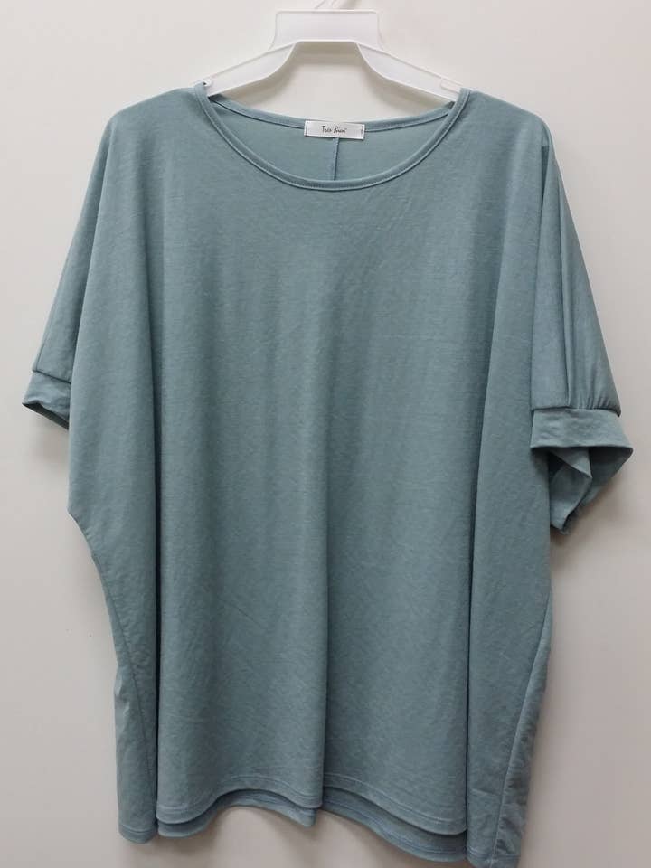 Rundhals-Top Gabi mit 1/2 Ärmeln für den Großhandel von Tres Bien, Inc