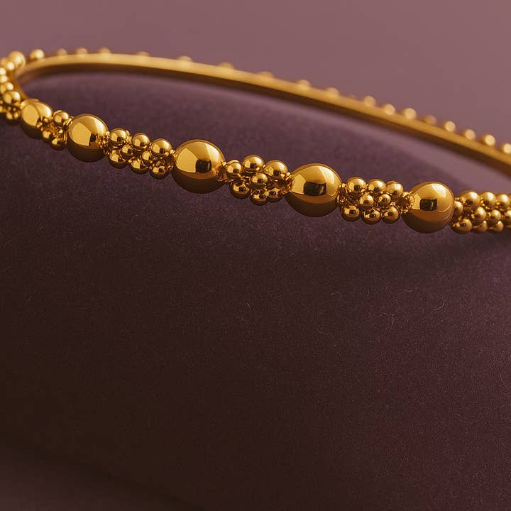 Goldene Tropfen-Cluster-Perlen-Armreif, Vintage-Stil für den Großhandel von Wilde Aesthetics