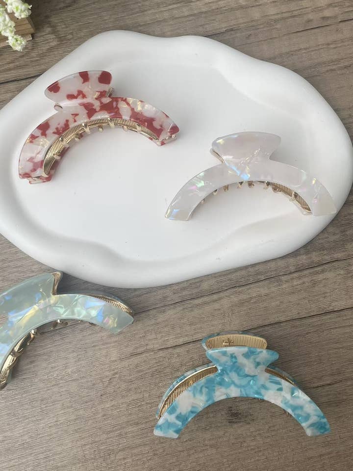 Versatile Acrylic Hair Clip L5072 for wholesale by Ole