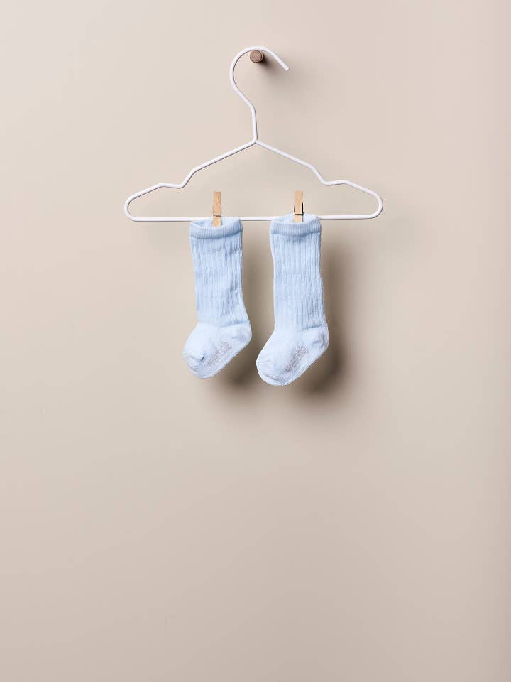 Meias de bebé em malha | HISTÓRIAS DE INVERNO for wholesale by Wedoble: sustainable children's fashion